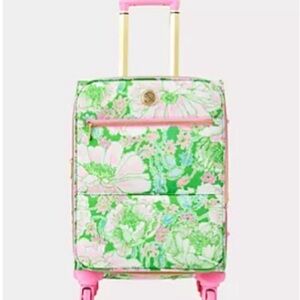 🎉 48 SALE🎉  Lilly Pulitzer Rolling Luggage, NEW RELEASED Putting Green Poppyland